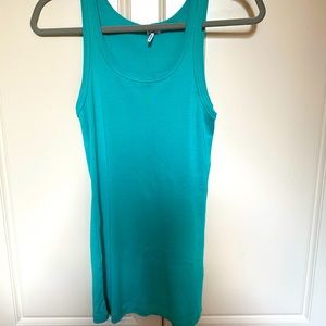 SPLENDID BEAUTIFUL TURQUOISE TOP Sz large .